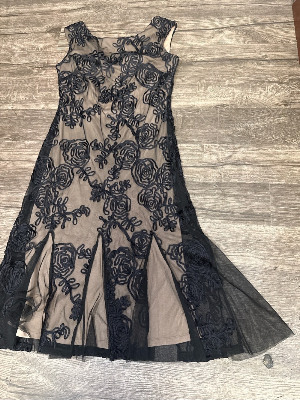 ONYX Nite Size 4 Black Nude Floral Embroidered Mesh Cocktail Dress - Picture 3 of 7